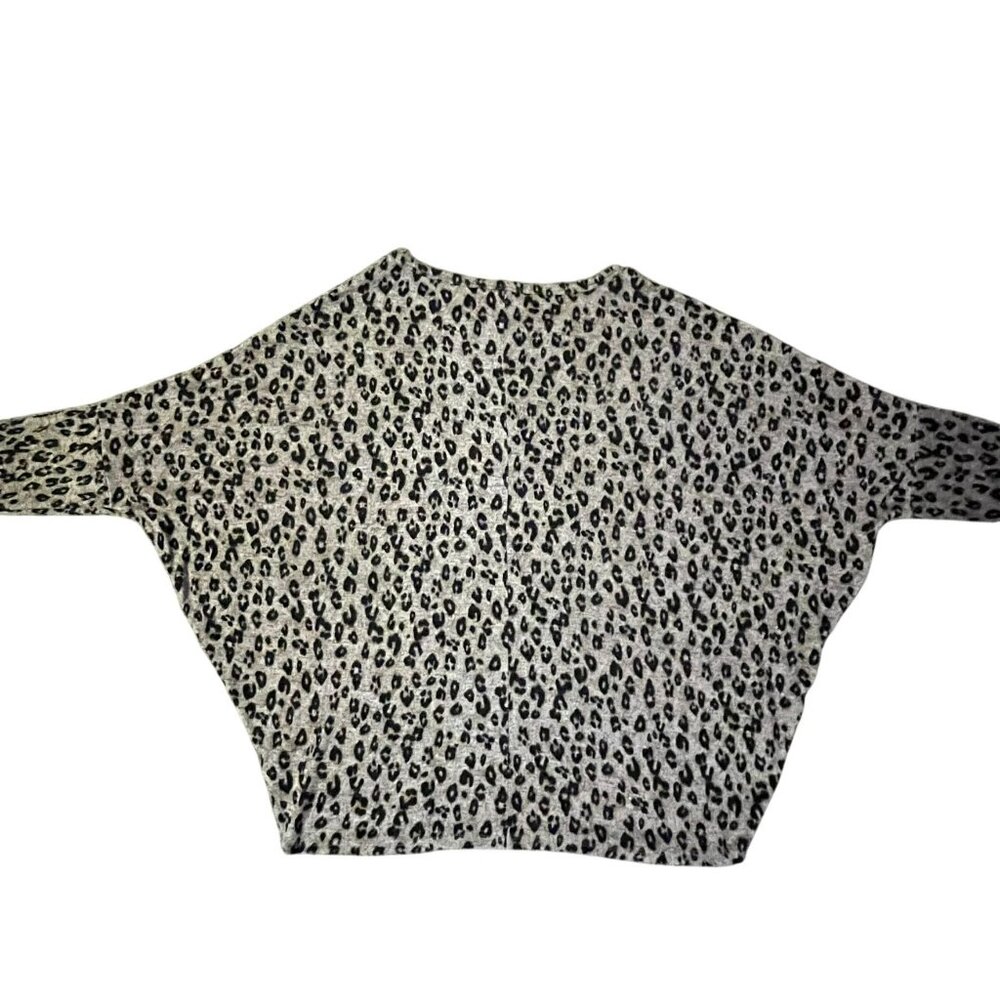 Maurices 24/7 Womens XL Animal Print Batwing Blouse Brown Black Used - Picture 4 of 16
